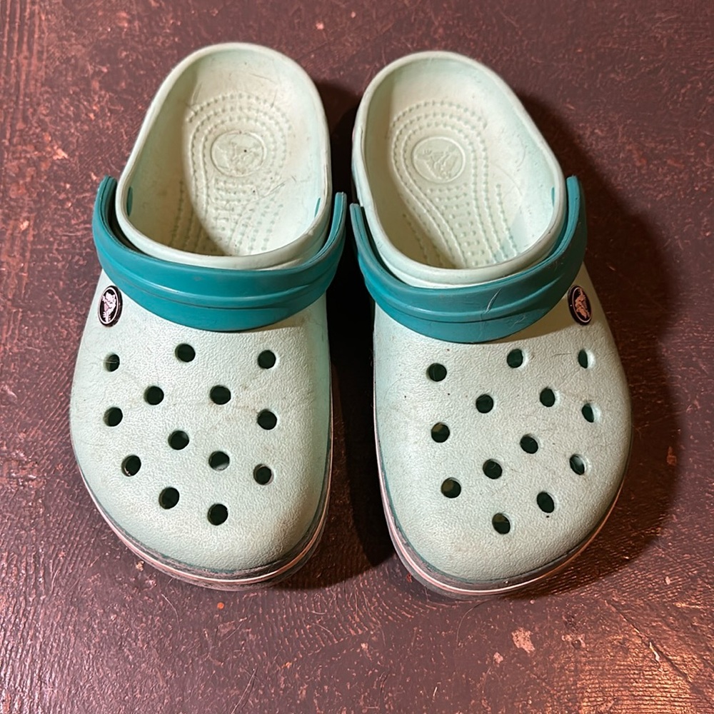 Turquoise crocs